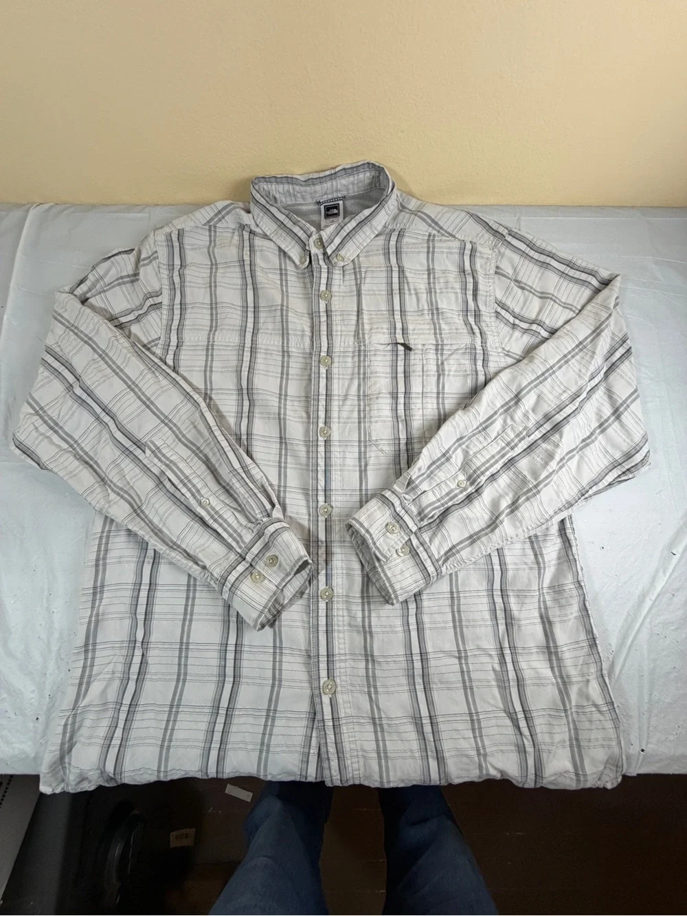 The North Face Men's Button-Down Plaid‎ Shirt in White and Gray